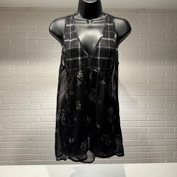 Converse One Star Top Plaid Floral Sleeveless V Neck Blouse - Picture 1 of 4